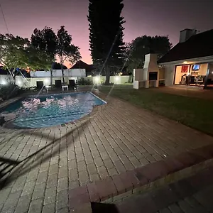 https://vero-guest-house.hotels-capetown.com