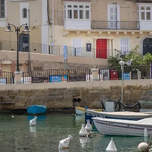  Ostello The Rose Malta